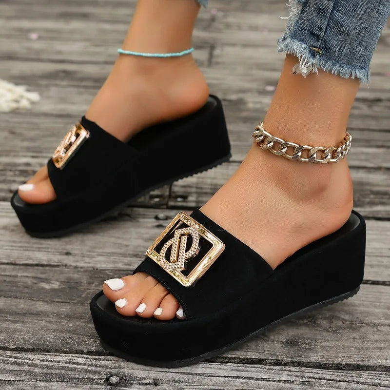 Pretty New Era Luxe Slides