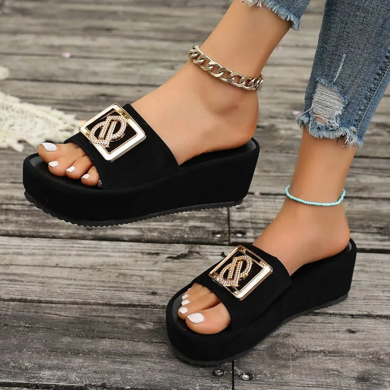 Pretty New Era Luxe Slides